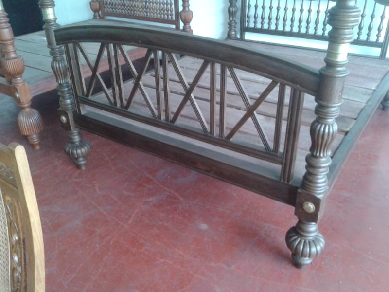 King size bed 72 X 78 with canopy